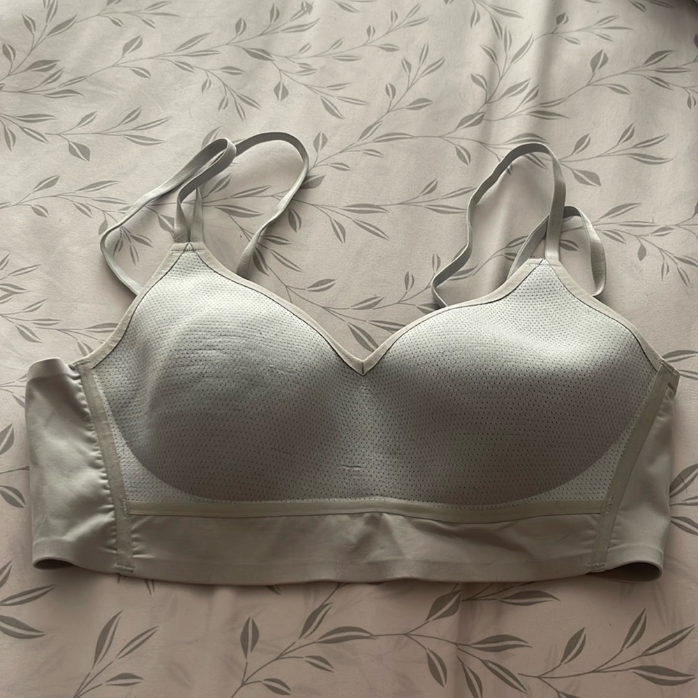 Women’s sports bra